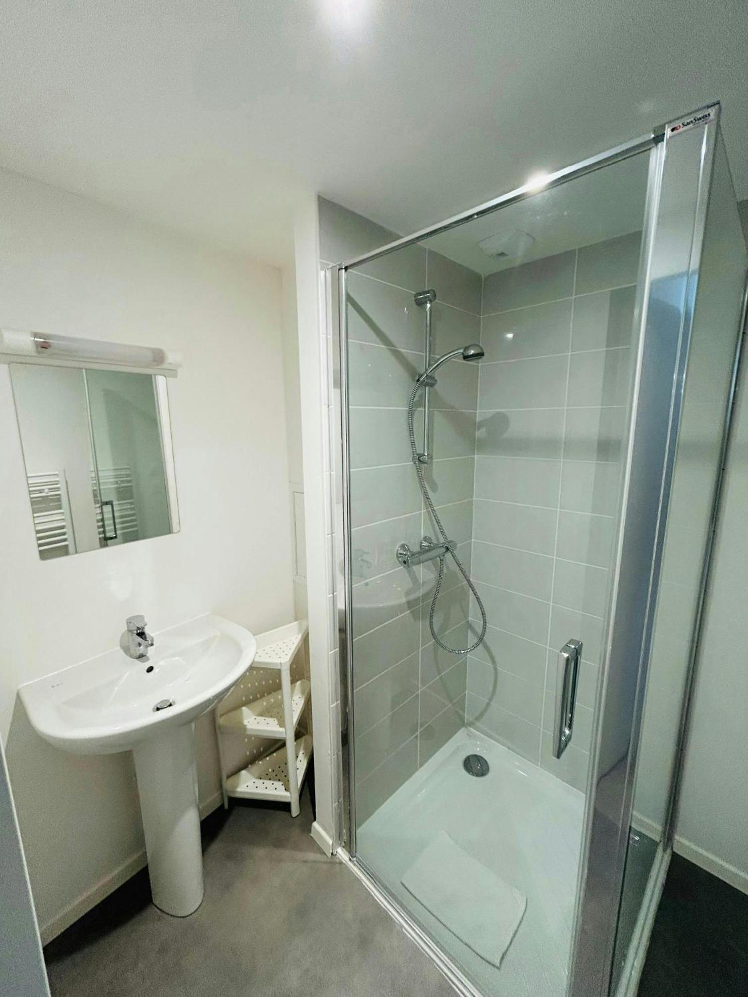 We Live In R - 102 Appartement *