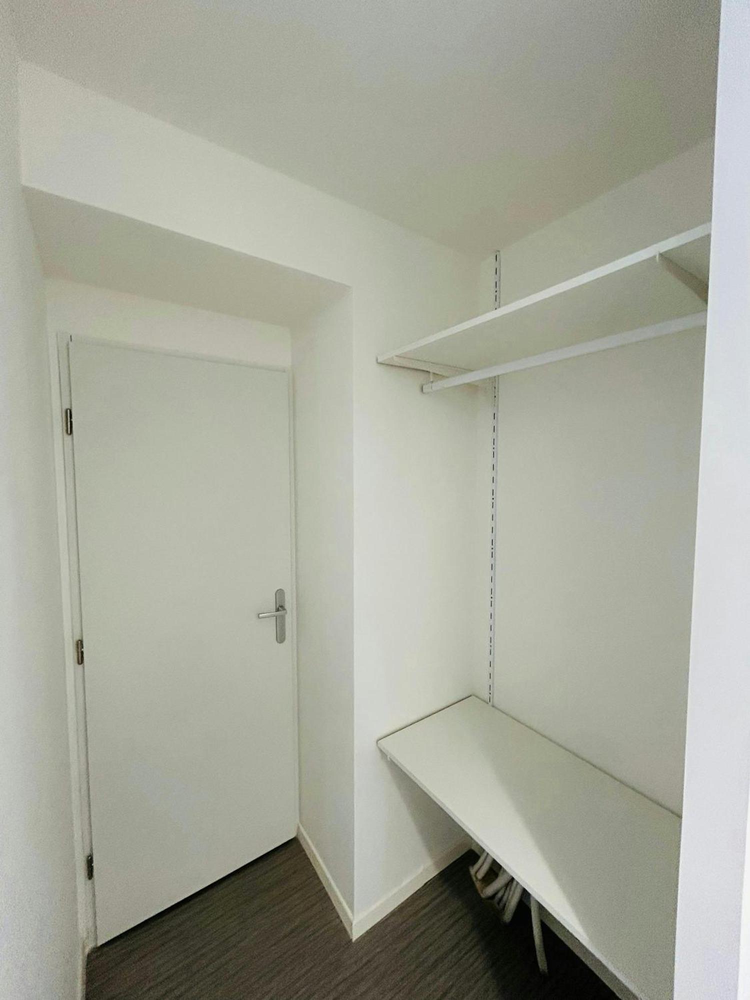 We Live In R - 102 Appartement